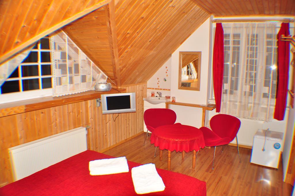 Guesthouse Leiputrija Adazi Exterior photo